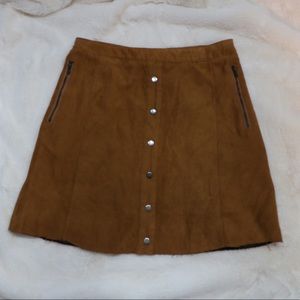 it's hightwaist.  falls short